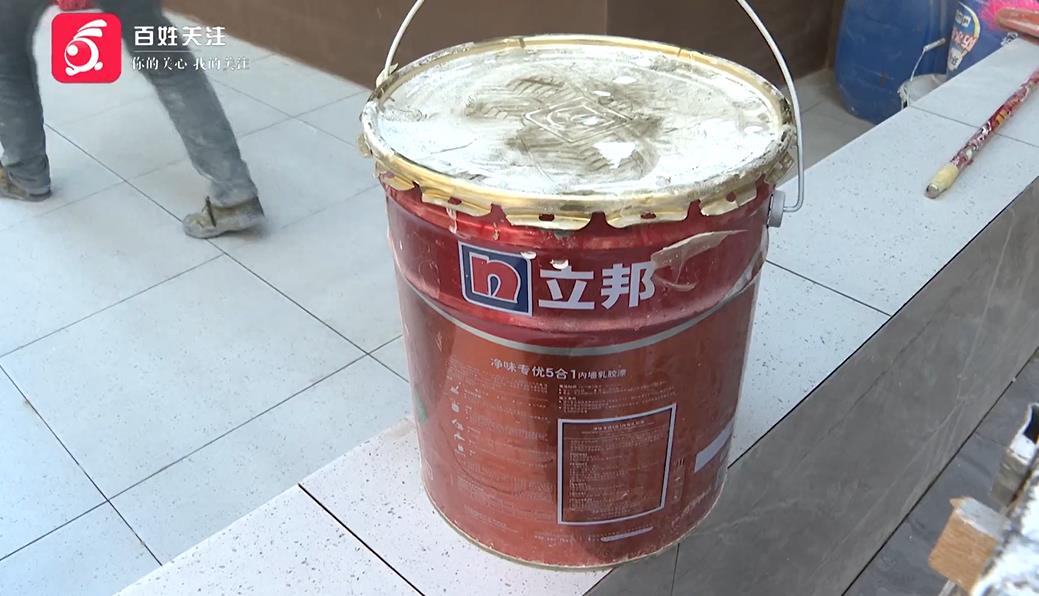 DƬ
